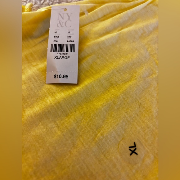 NWT, NYC-Soft V Neck Tee - Picture 2 of 3